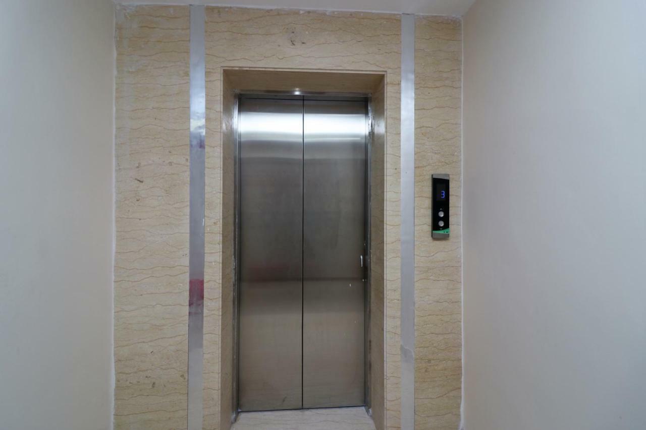 Capital O 37152 Naveen Continental Allāhābād Junction المظهر الخارجي الصورة